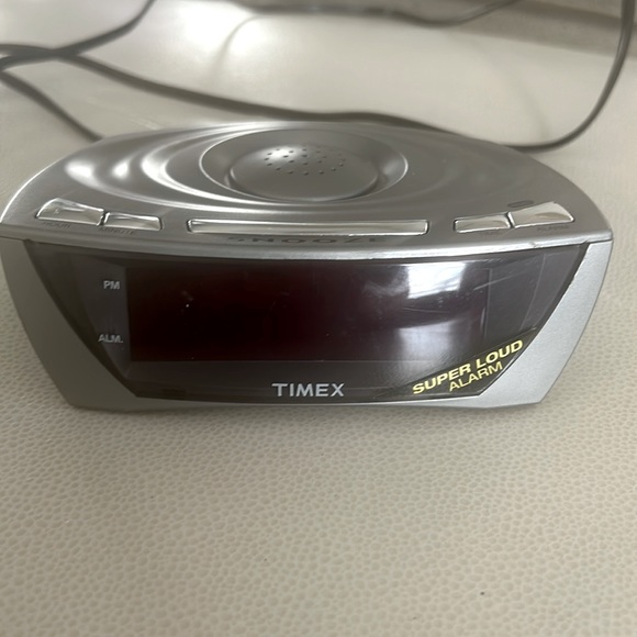Timex Travel Digital Alarm Clock - Picture 1 of 4
